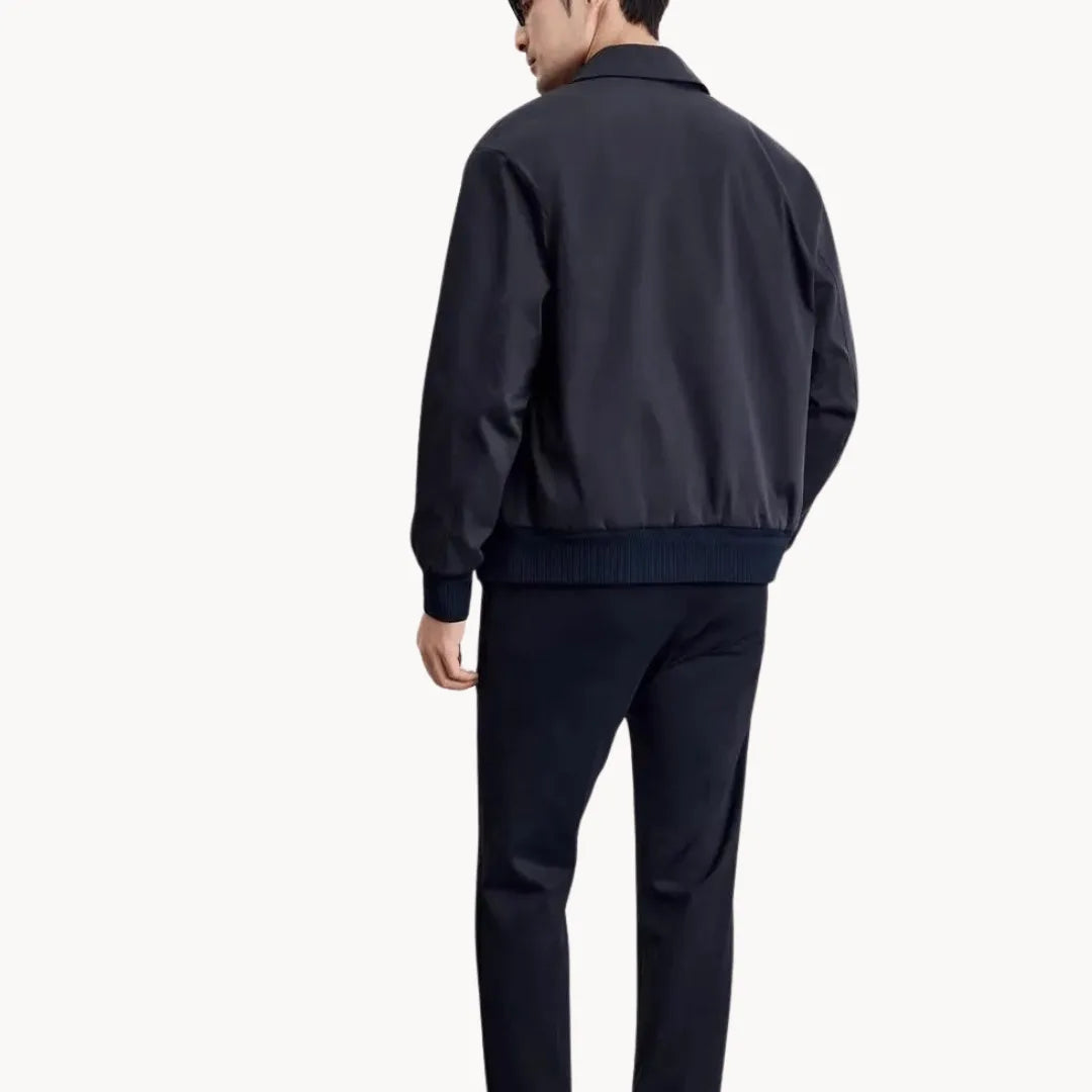 Duurzame heren bovenkleding: casual jas met knopen, elastische boord en rechte snit.