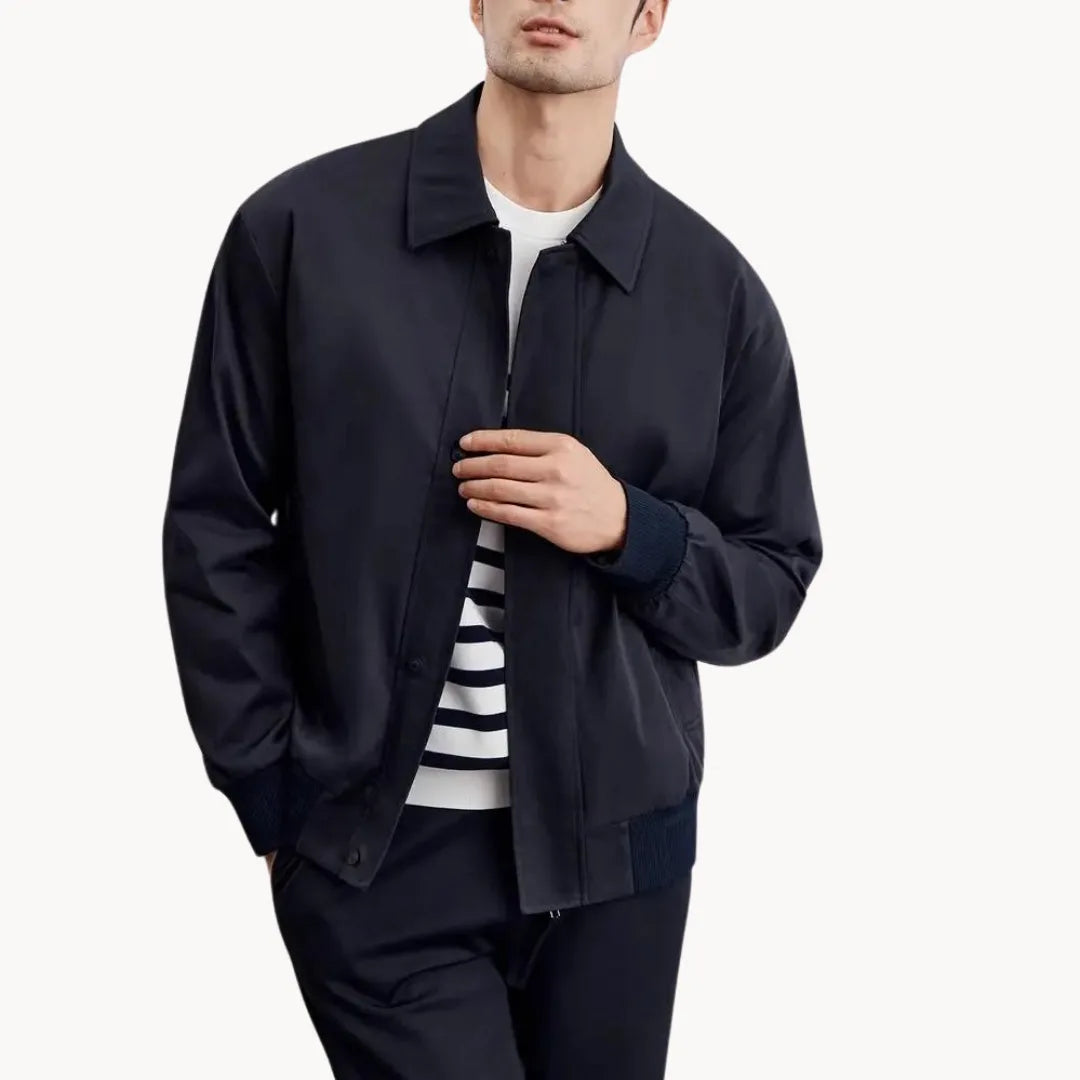 Herenjas, ideaal als casual jack met knoopsluiting, elastische boord en comfortabel.