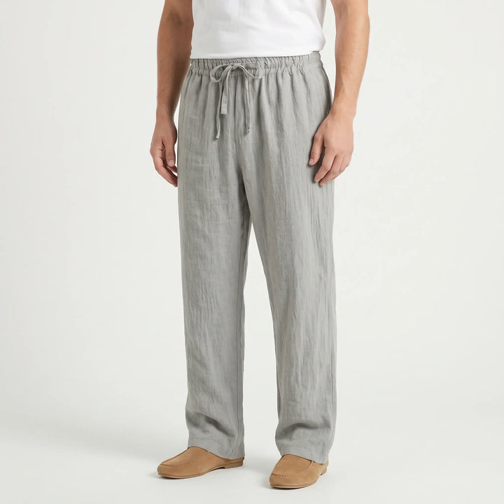 Veelzijdige herenbroek met rechte pijp en trekkoord, ideaal voor zomerse casual herenmode.