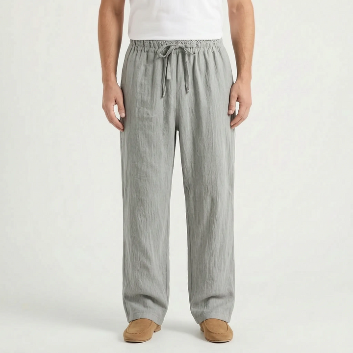 Ontspannen herenmode: langebroek met comfortabele pasvorm en trekkoord, perfect als zomerbroek.