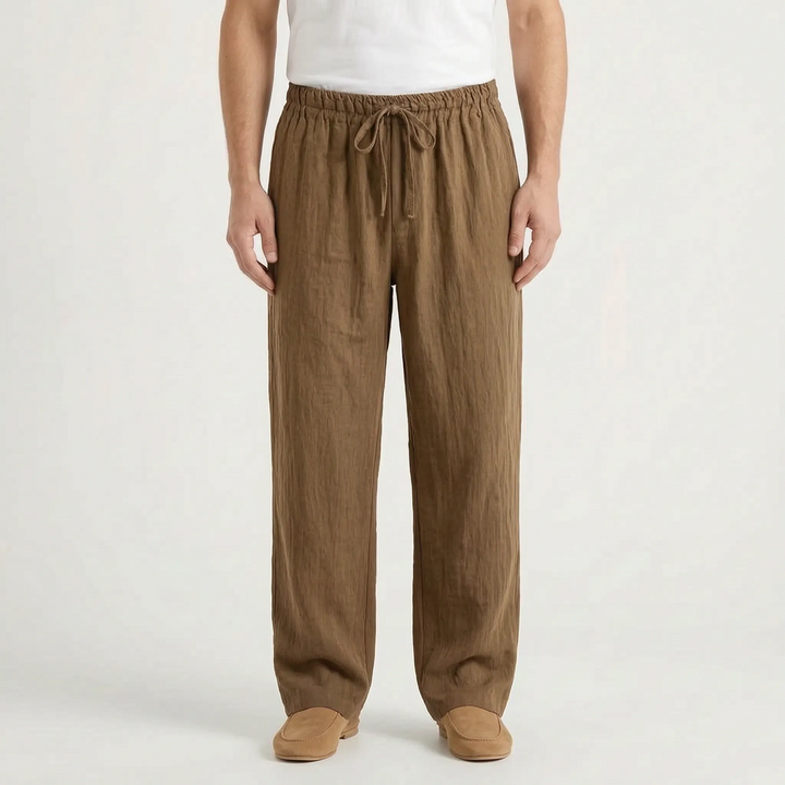 Donkere casual pantalon voor heren met comfortabele pasvorm en praktische trekkoord taille.