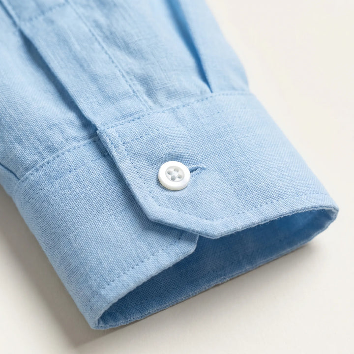 Veelzijdig heren overhemd, casual stijl met knopen. Perfecte zomerkleding voor een comfortabele look.