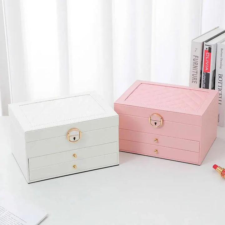 Complete luxe sieradendoos Maeva: fluweel, meerlaags, organizer functie, verkrijgbaar in meerdere kleuren.