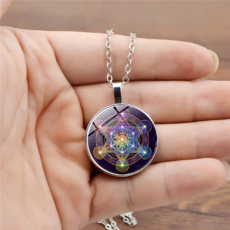 Unisex spirituele hanger: Metatron's Kubus geometrie. Chakra hanger voor bescherming en harmonie, ideaal bij yoga.