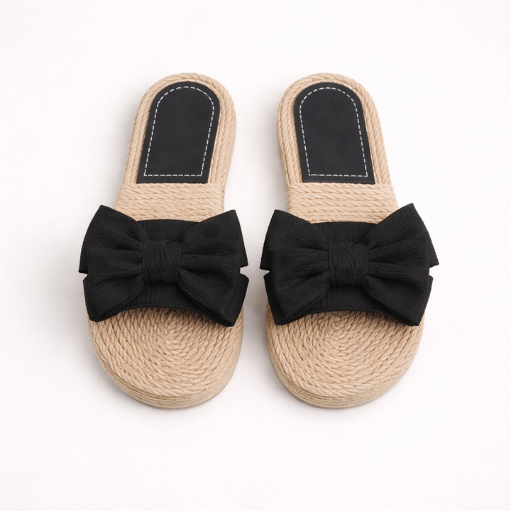 Comfortabele slip-on dames sandalen met strik detail; perfect voor een stijlvolle zomerlook.