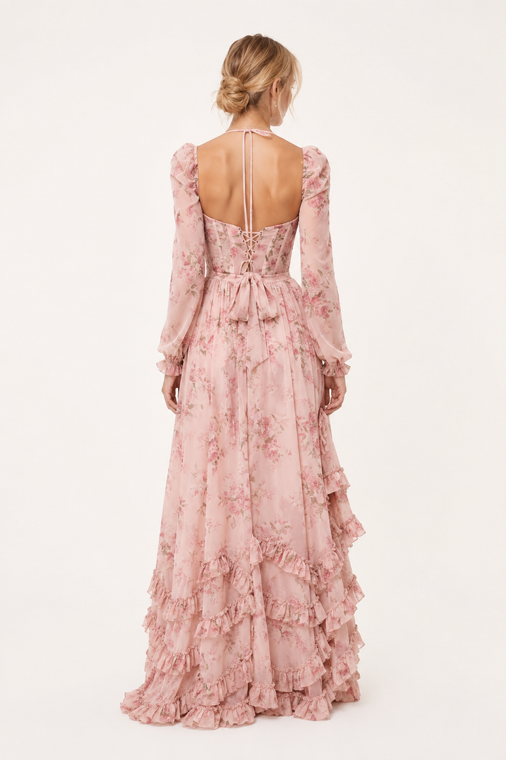Romantische feestjurk met lange mouwen, getailleerd model, perfect voor zomeravonden.
