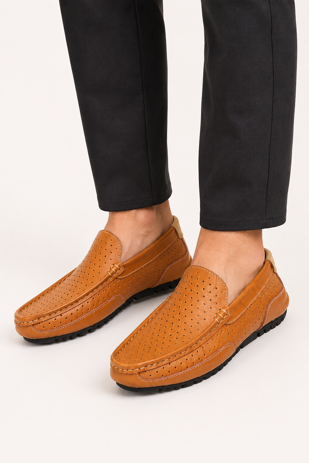 Heren casual instappers khaki. Comfortabele slip-on mocassins voor mannen, ideaal voor de zomer.