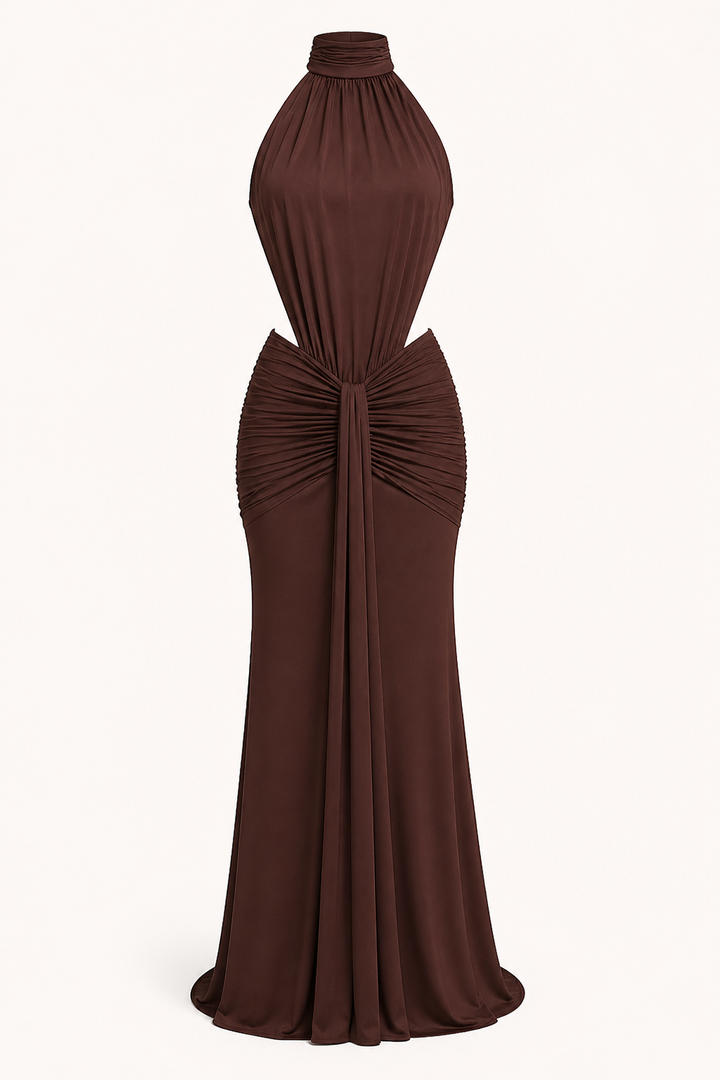 Detail van de elegante halternek op een lange dames jurk, perfect voor gala's of feesten.