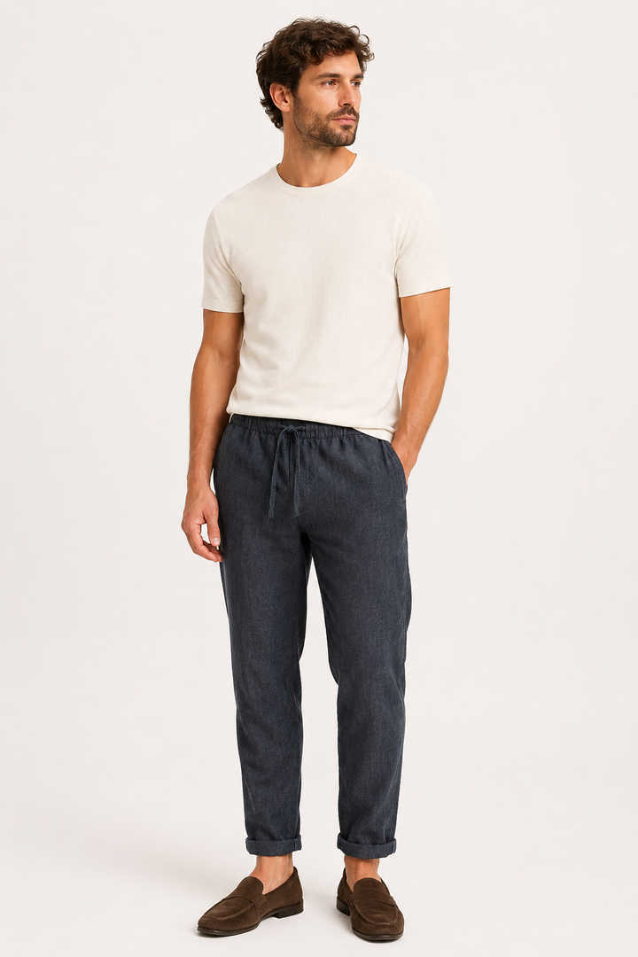 Zwarte heren zomerbroek met rechte pijp, comfortabele verstelbare tailleband, ideaal voor casual dagelijks gebruik.