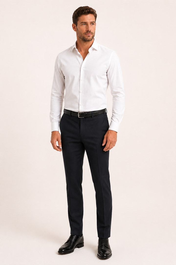 Chique getailleerd herenoverhemd met lange mouwen, perfect voor een formele of smart-casual setting.
