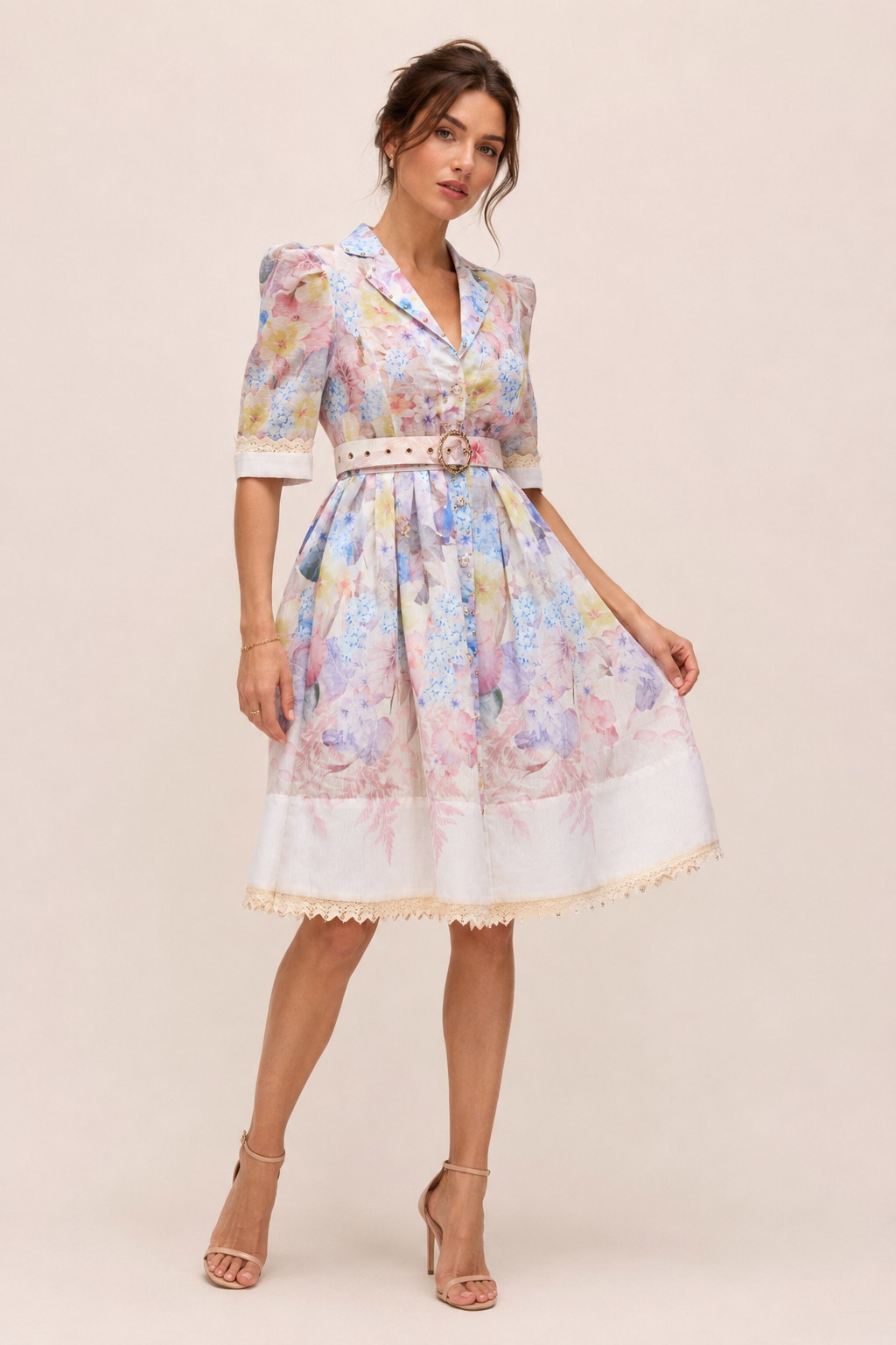 Elegante dames overhemdjurk met bloemenprint en ceintuur; een veelzijdige casual zomerjurk met korte mouwen.
