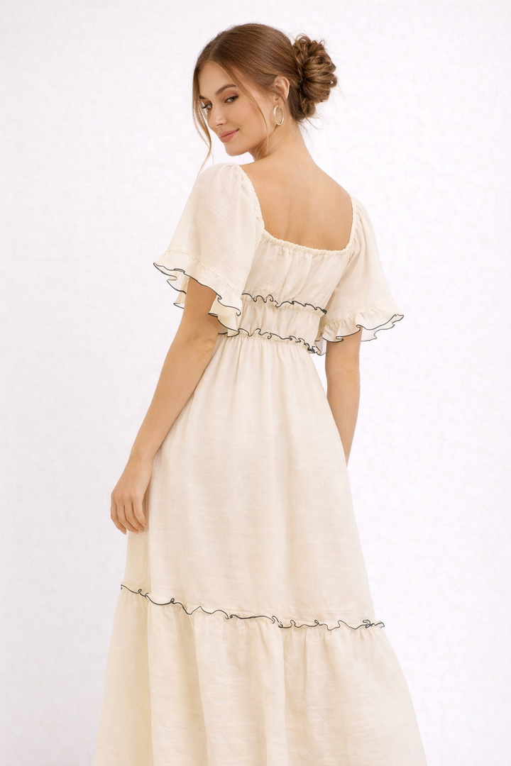 Comfortabele losvallende dames midi-jurk met ruches in beige, perfect voor een elegante lente/zomer look.