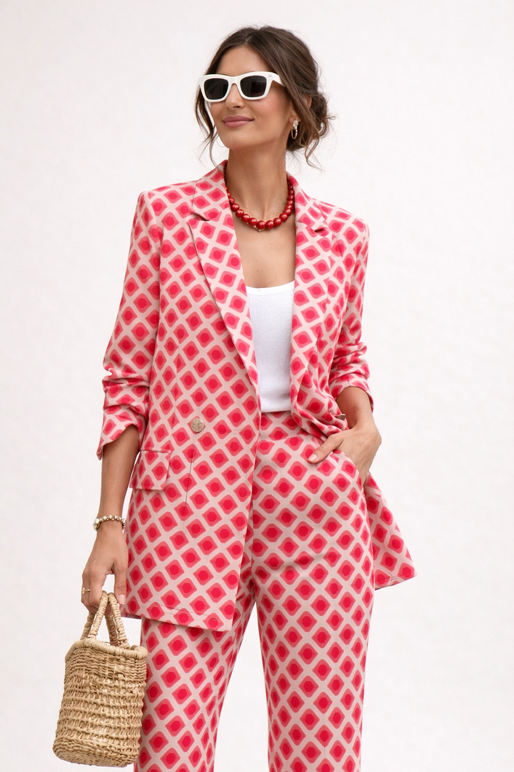 Elegante dames tweedelige set met moderne print, veelzijdige kleding voor zakelijk en avond, trendy damesmode.