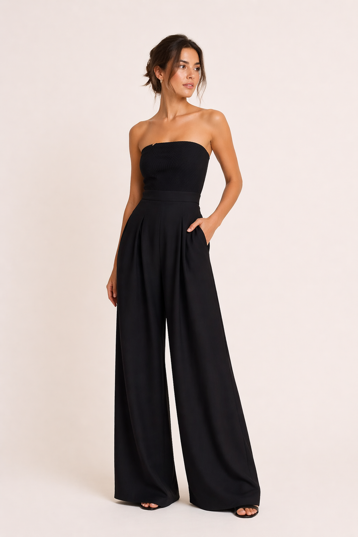 Elegante dames jumpsuit strapless met wijde pijpen, perfect voor zomerse feesten of een chique casual look.