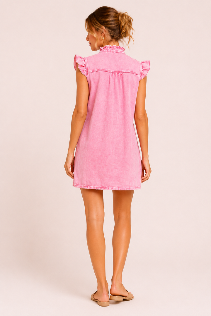 Roze dames casual zomerjurkje met ruches en decoratieve knopen, een trendy korte jurk.