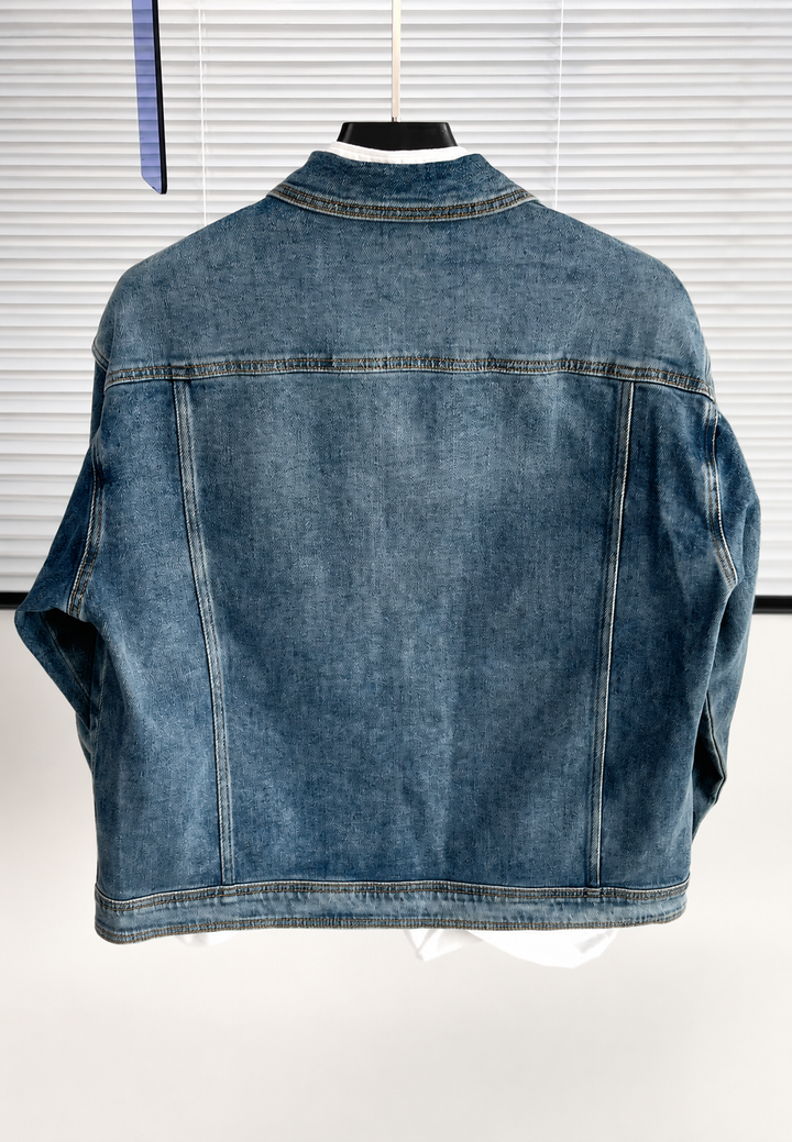 Comfortabel heren spijkerjack met trendy verwassen blauw design en functionele grote zakken; veelzijdig voor najaar.