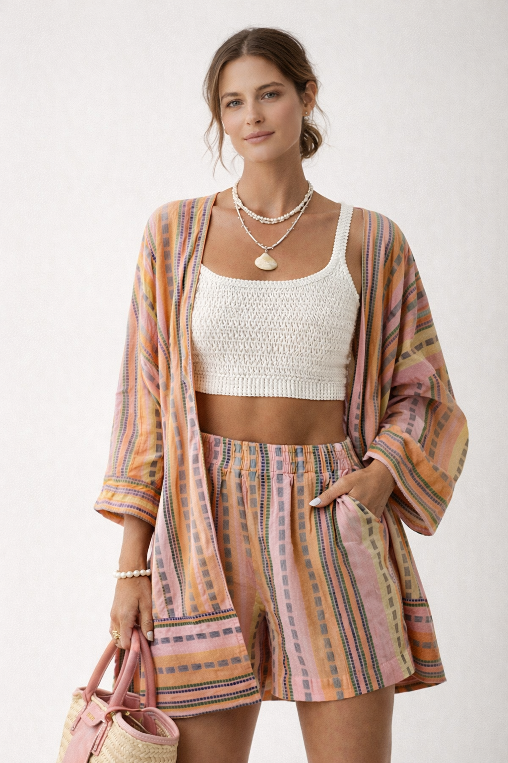 Roze dames zomer set met bohemienprint top en bijpassende shorts, perfect voor een casual en comfortabele look.