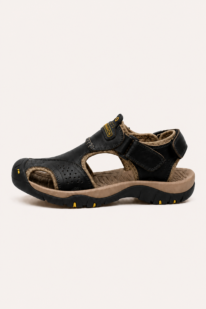 Duurzame heren sandalen voor trekking, wandelen en algemeen outdoor gebruik, met verstelbare pasvorm.
