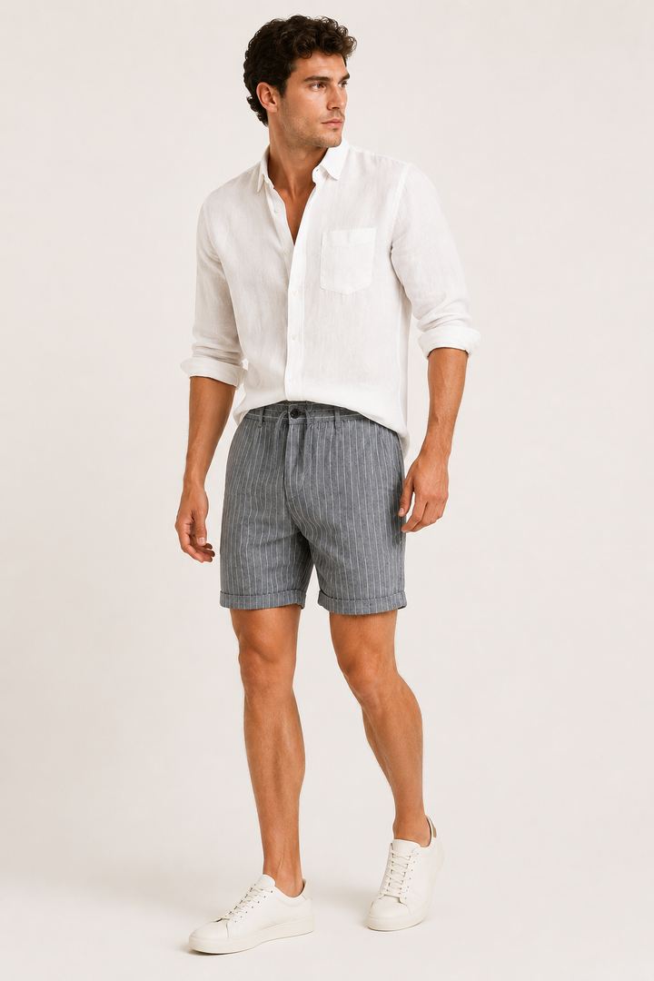 Grijze gestreepte heren bermuda short, comfortabel voor zomers weer en een relaxte vakantie outfit.