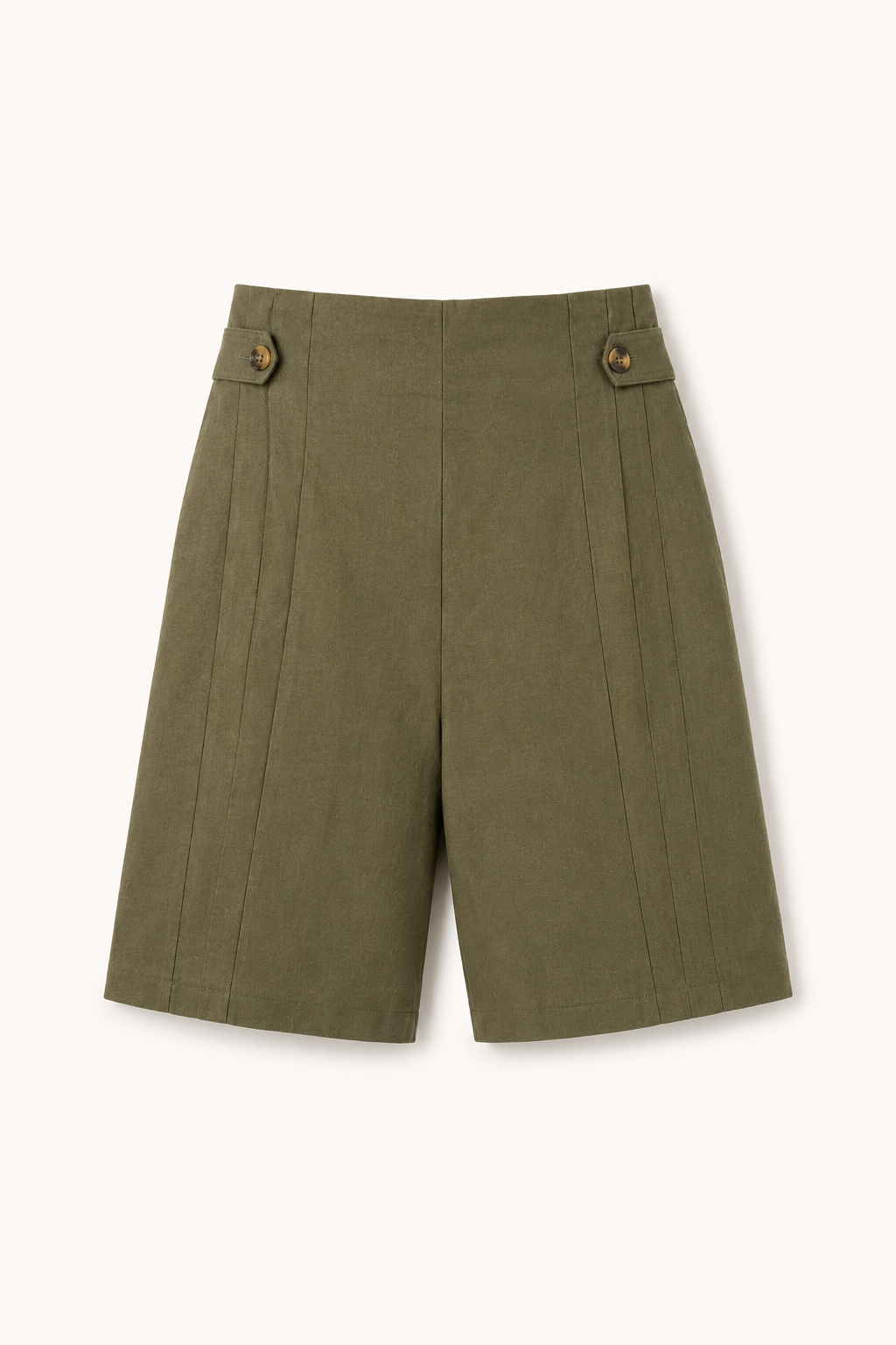 Zomerse high waist shorts met knopen voor dames, ideaal voor een relaxte vakantie of casual vrijetijdskleding.