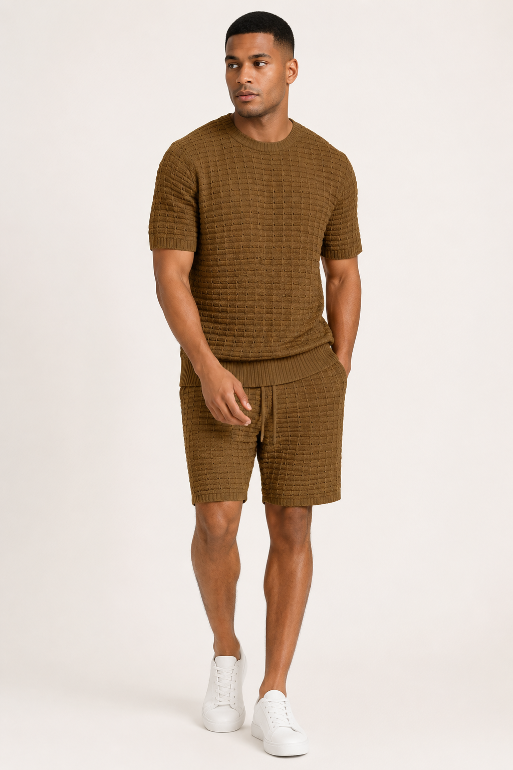 Stijlvolle herenset zomer T-shirt & short, comfortabel voor vrije tijd en vakantie.
