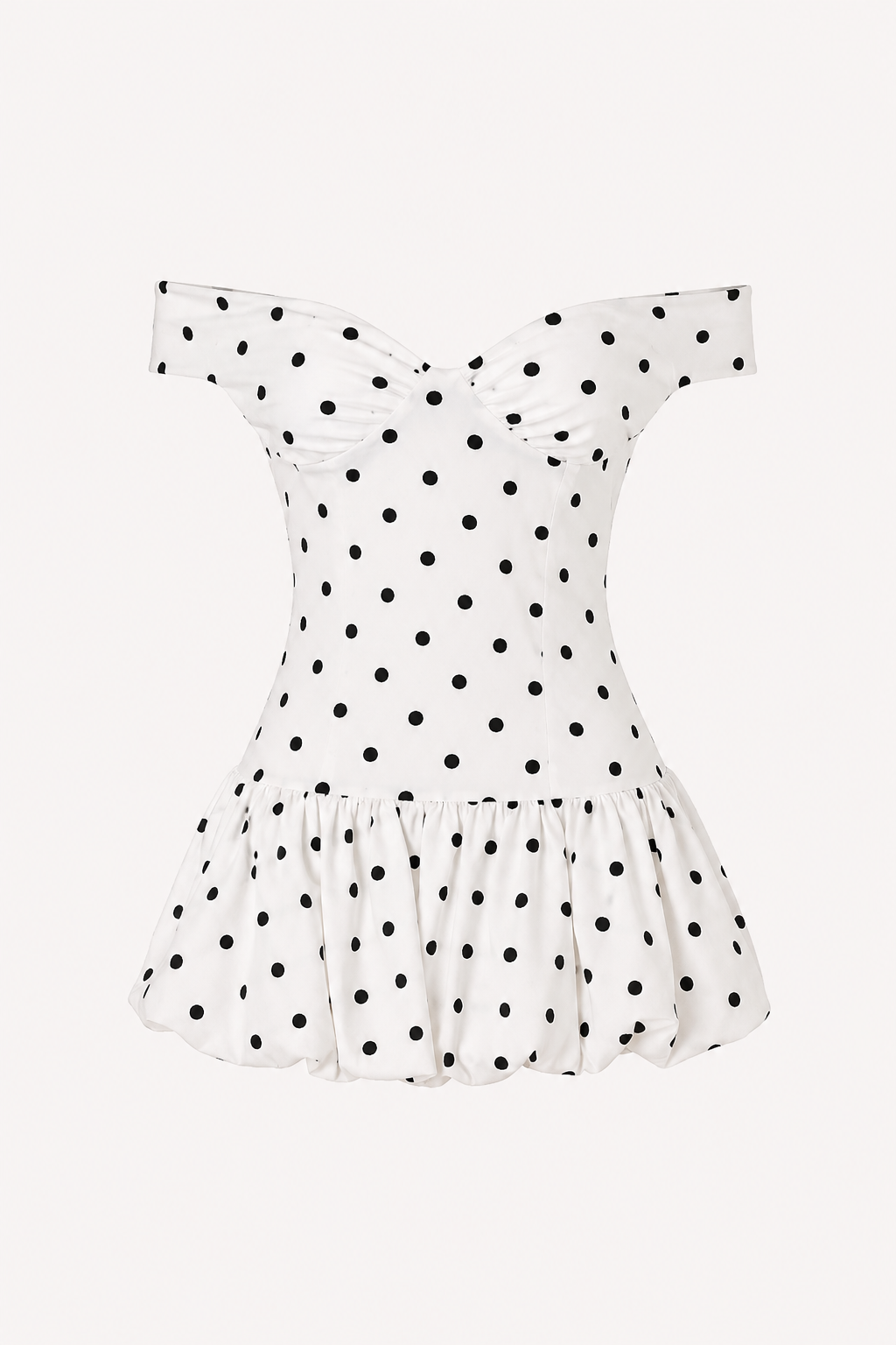 Flatterende korte damesjurk met vrolijke stippenprint en trendy off-shoulder halslijn, veelzijdig en comfortabel.