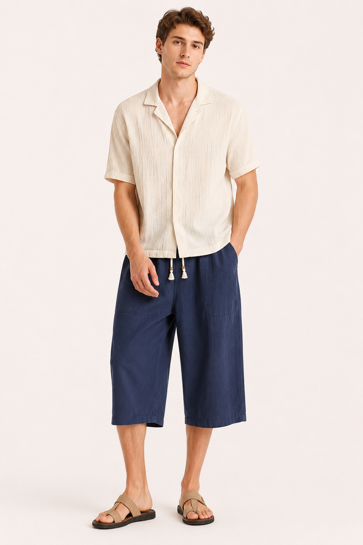 De stijlvolle cropped pijpen van deze comfortabele heren zomerbroek. Ideaal voor een casual look met comfort.