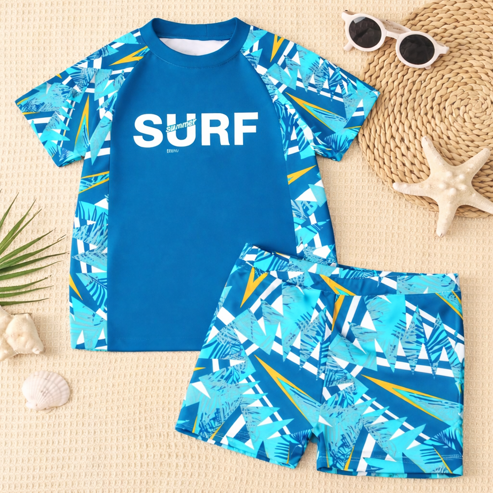 Zomerse jongens zwemkleding set met comfortabele shorts en t-shirt in vrolijke tie-dye camo print.