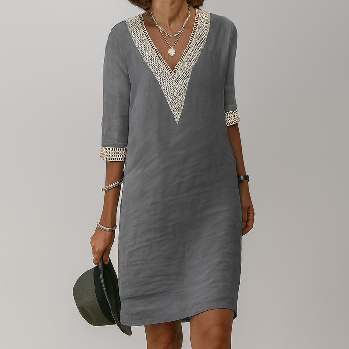 Stijlvolle dames zomerjurk van ademend linnen, perfect voor elegante casual gelegenheden of vakantie.