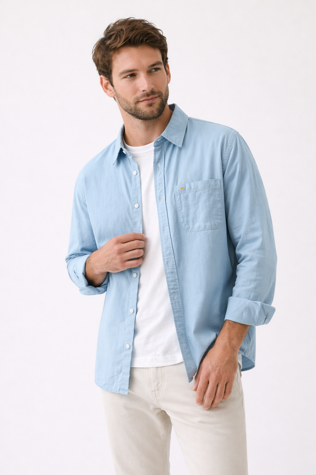 Veelzijdig herenoverhemd lange mouw, casual en stijlvol. Perfect voor zomerse dagen, met button-down sluiting.