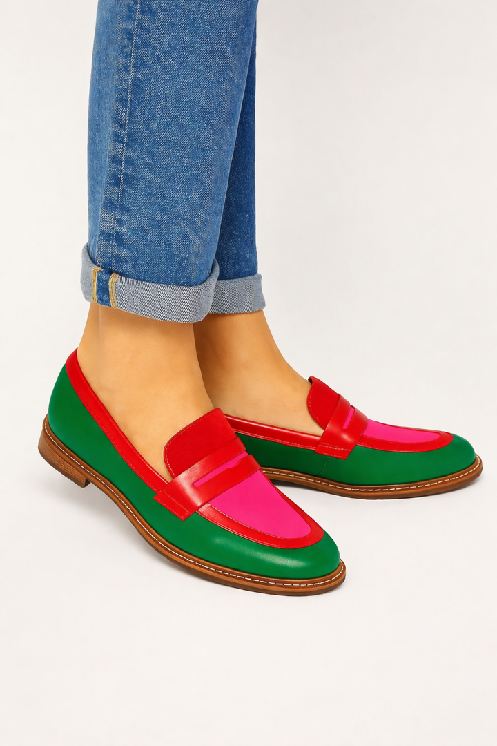 Stijlvolle felgekleurde dames loafers, casual slip-on instappers, ideaal voor een trendy en comfortabele urban look.
