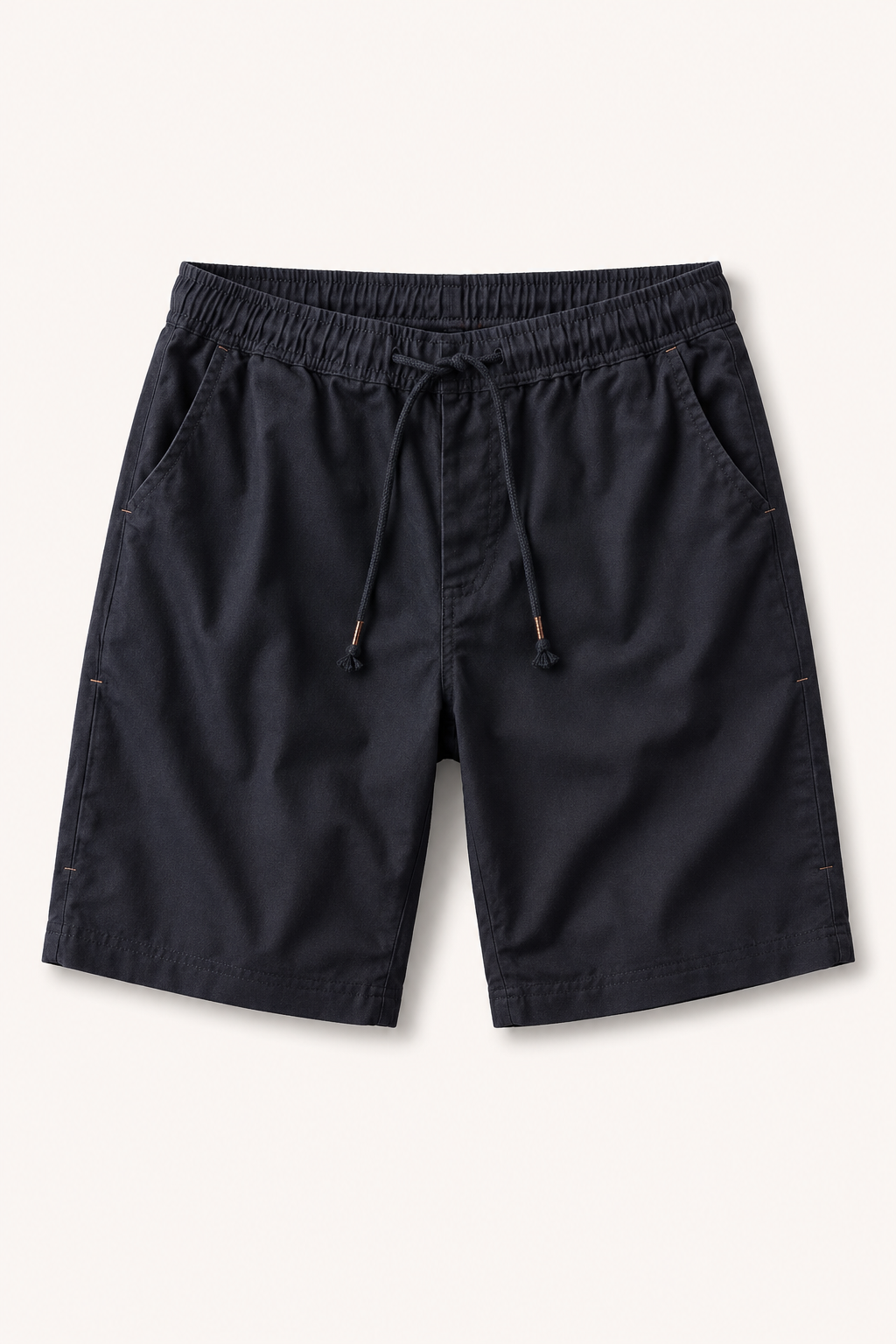 Stijlvolle heren zwemkleding voor zomerse dagen. Comfortabele zwemshort met trekkoord voor vakantie en strand.