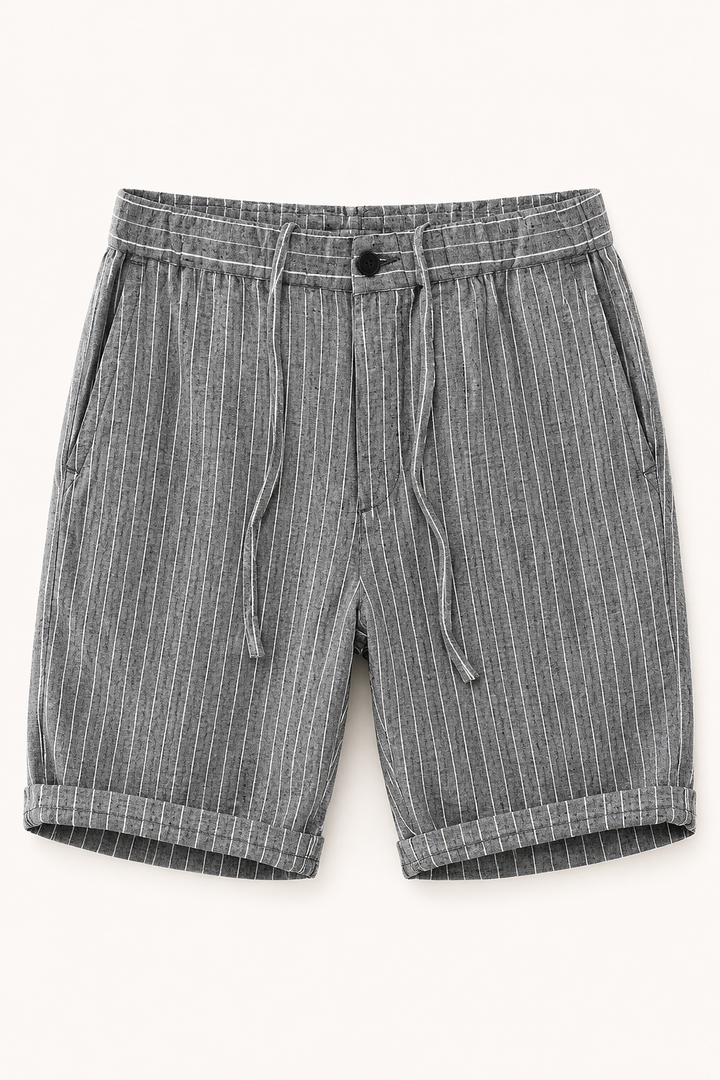 Casual heren zomershort met streepdessin in lichtgrijs, trendy en veelzijdig voor mannen.