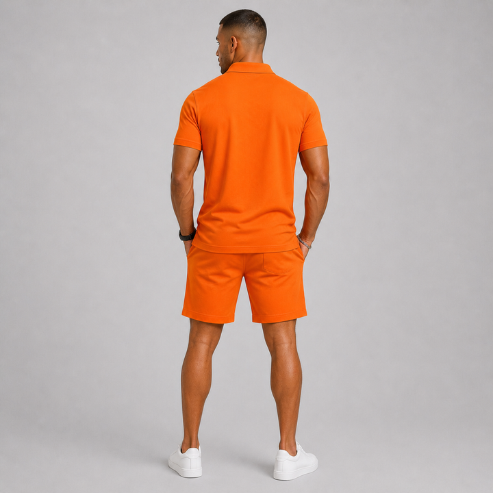 Lichtgewicht heren polo uit sportset, ideaal voor comfort en stijl tijdens warme zomerdagen.