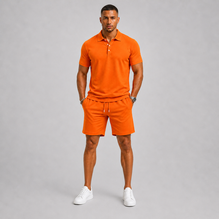 Casual heren set: ademende polo & shorts, perfect voor zomerse dagen, strand en vakantie.