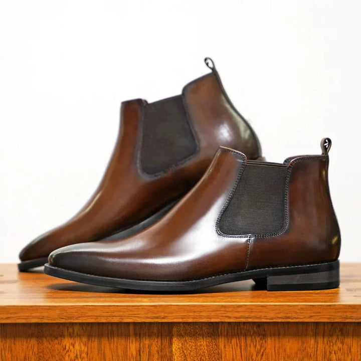 Duurzame leren heren enkellaarzen, de klassieke Chelsea boots, bieden comfort en stijl voor elke heren outfit.