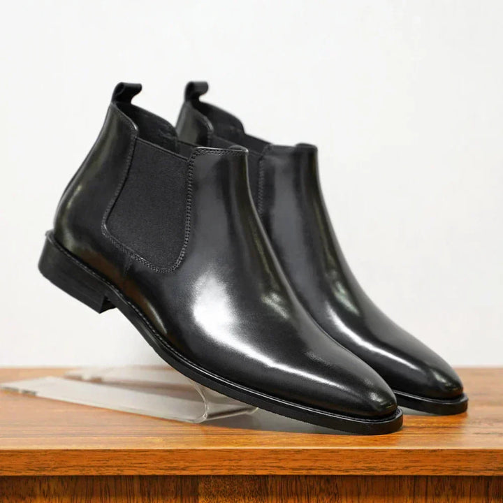 Klassieke heren Chelsea boots van hoogwaardig leer, ideaal voor een tijdloze, comfortabele heren mode look.
