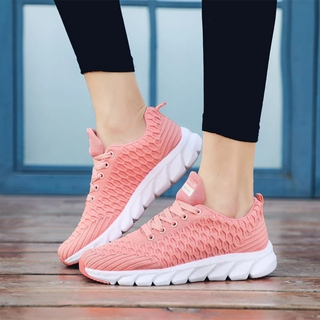 Zwarte moderne unisex sneakers; comfortabele en sportieve schoenen voor dagelijkse stijl van heren en dames.