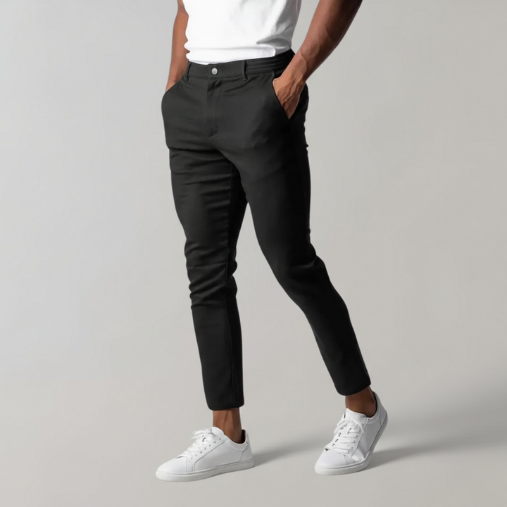 Close-up van de stof van de comfortabele Mika heren chino broek, perfect voor dagelijks gebruik.