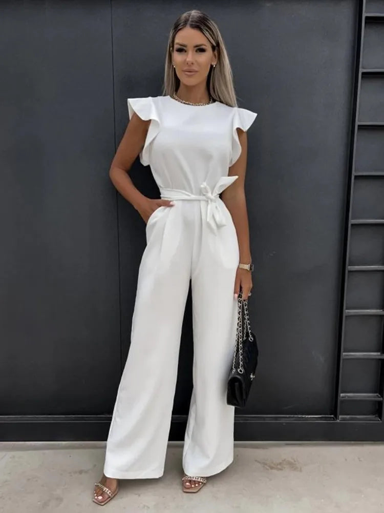 Chique mouwloze dames jumpsuit met wijde pijpen, ideaal als feestelijke kleding of modieuze zomeroutfit.