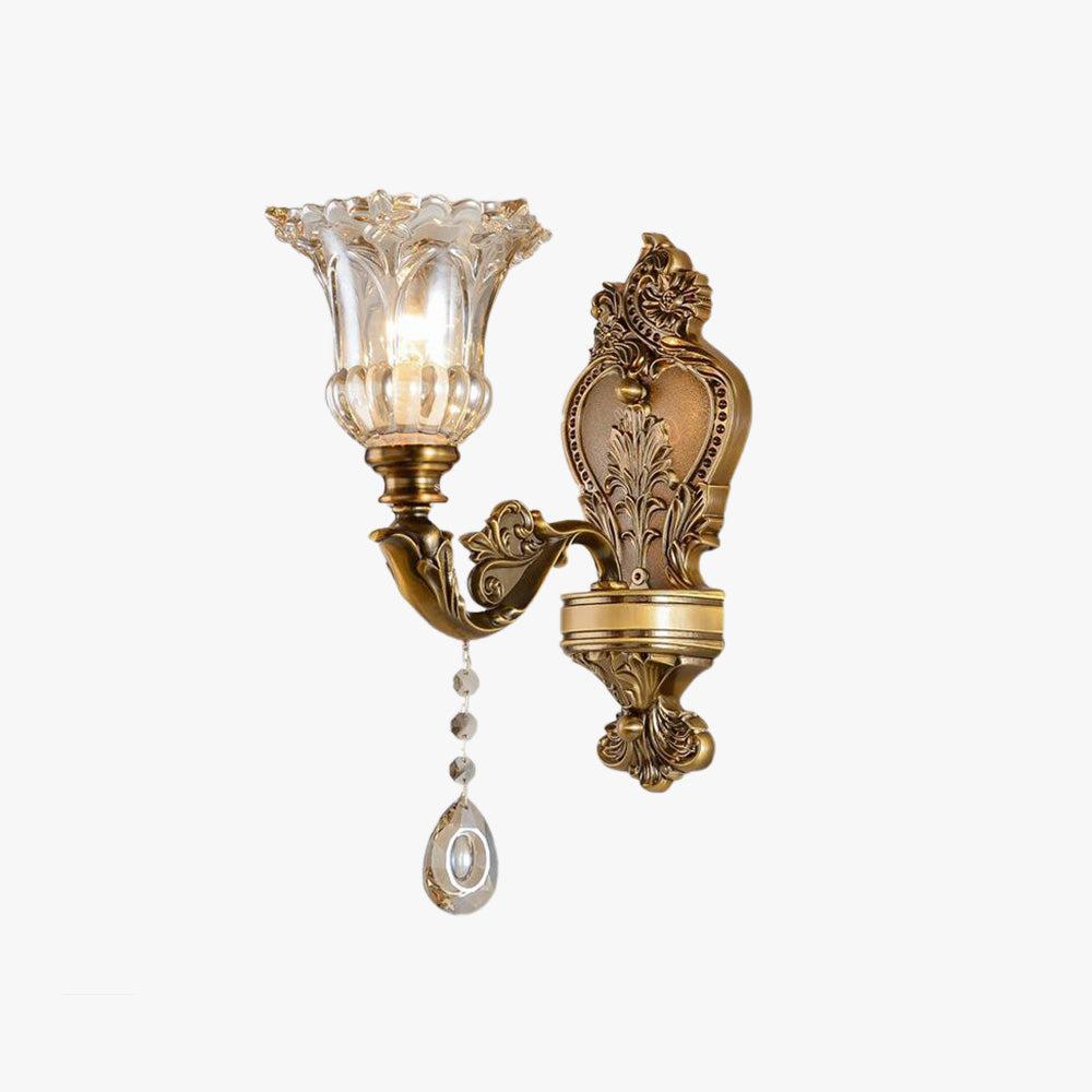 Warme sfeerverlichting met deze vintage gouden wandlamp, verstelbaar en perfect voor gezellige avonden.