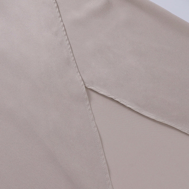 Stijlvolle midi-jurk, ideaal als speciale gelegenheid jurk, met blote rug en sierlijke split.