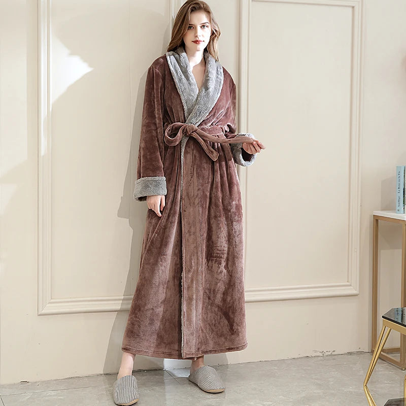 Comfortabele effen dames badjas van zachte stof, perfect voor loungewear en warmte.