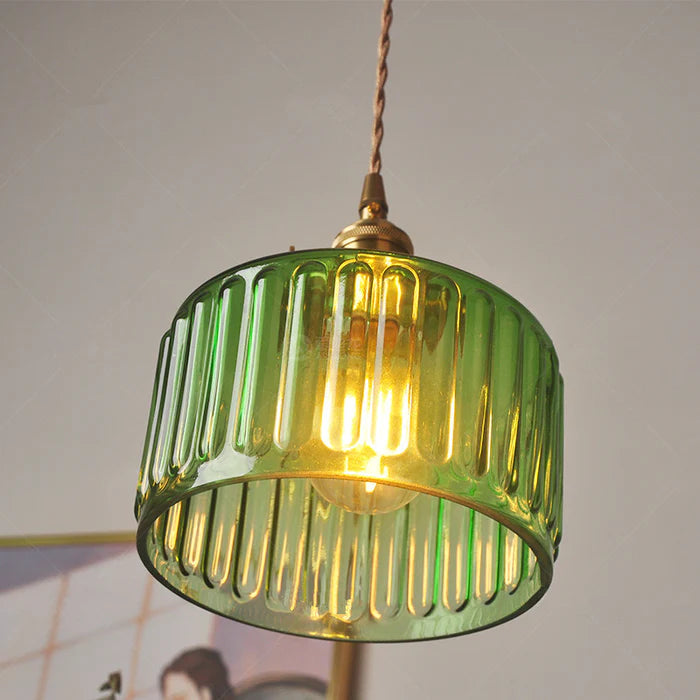 Sfeervolle Harrison pendellamp met kristal en glas, perfect voor vintage interieurs.
