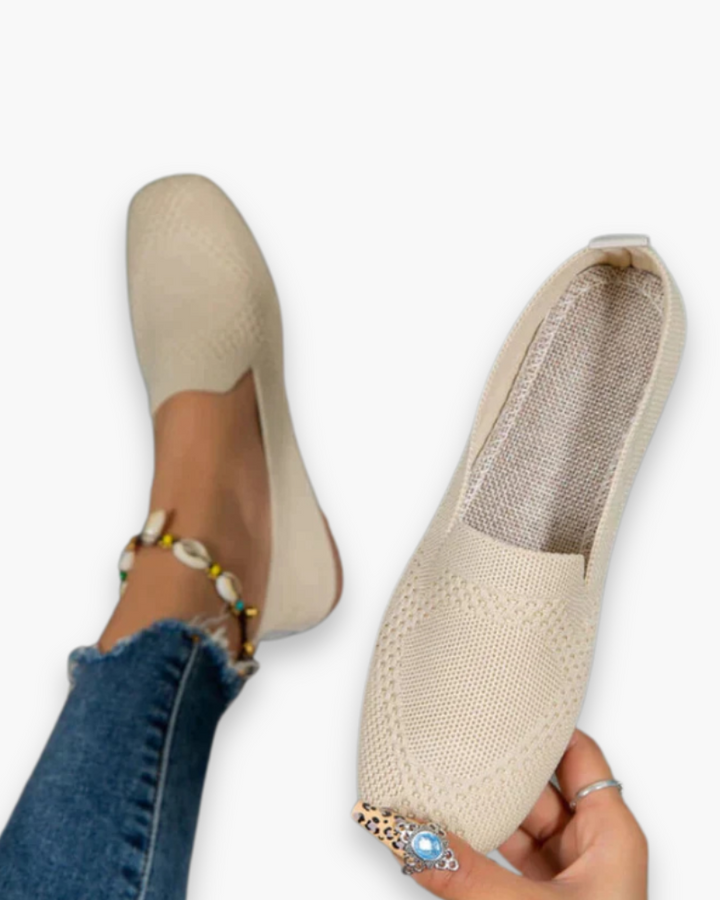Stijlvolle dames instappers, comfortabele slip-on zomerschoenen voor een casual en ademende zomerlook.