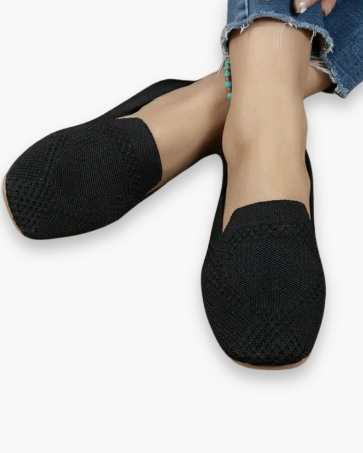 Comfortabele dames instappers, ideale slip-on schoenen voor een ontspannen zomerdag en casual outfits.