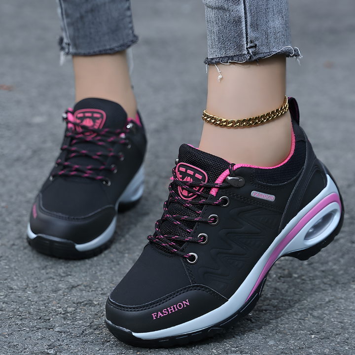 Comfortabele dameswandelschoenen uit de nieuwe collectie, ideaal voor sportieve outdoor wandelingen.