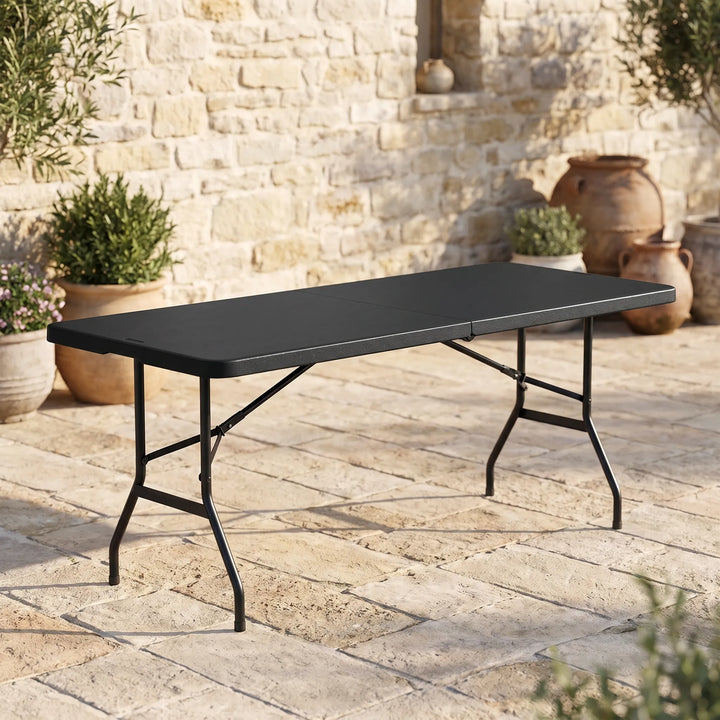 Zwarte inklapbare tuintafel voor 8 personen; perfect voor picknicks, camping of als eettafel buiten.