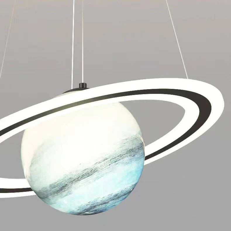 Unieke planetenlamp als slaapkamerdecoratie, LED hanglamp voor een sfeervolle kinderkamer.