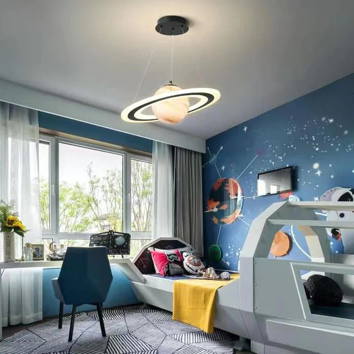 Ruimtelamp met kleurrijke planeten en astronaut, LED verlichting voor de kinderkamer of speelkamer.